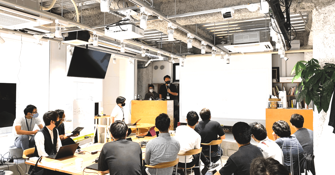 Idein_COO_仁藤がプレゼンしている様子